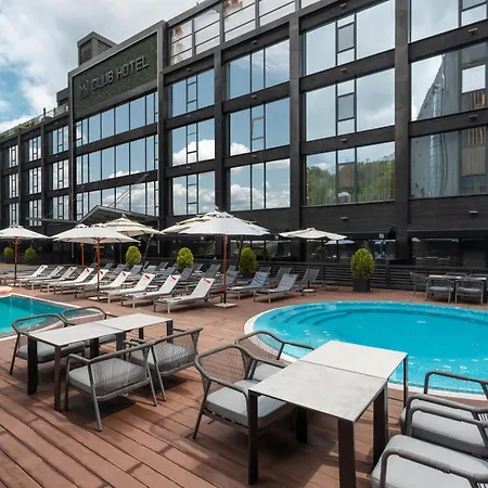 M1 Club Hotel-3